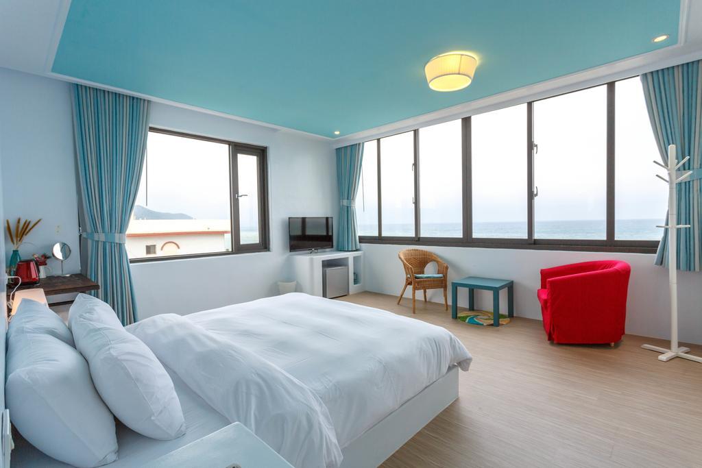 Sea Shore Hotel Manzhou Luaran gambar